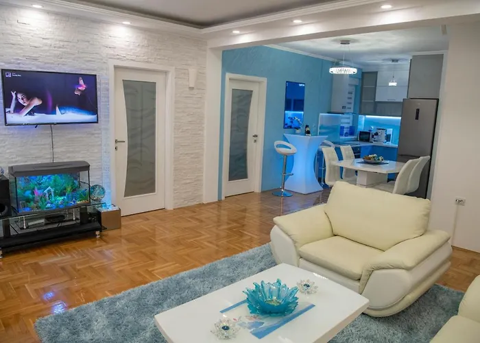 Queen 1 公寓 特雷比涅